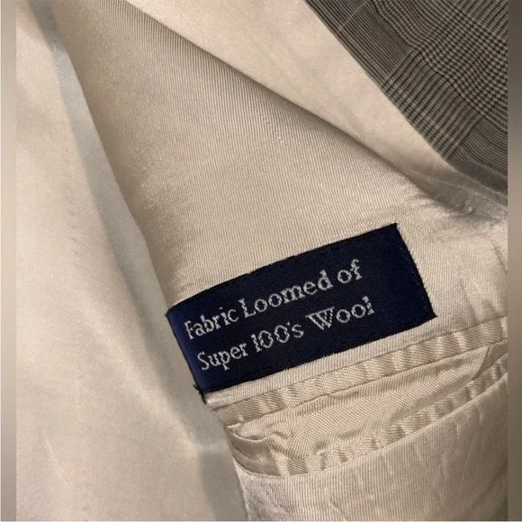 Men's Gray Plaid Blazer - Picture 6 of 10